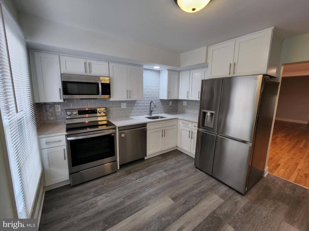 Primary Photo - 29 Providence Ave