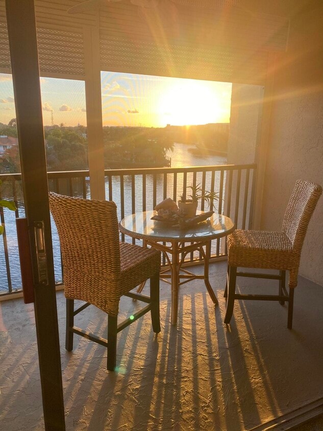 Primary Photo - 22 Royal Palm Way