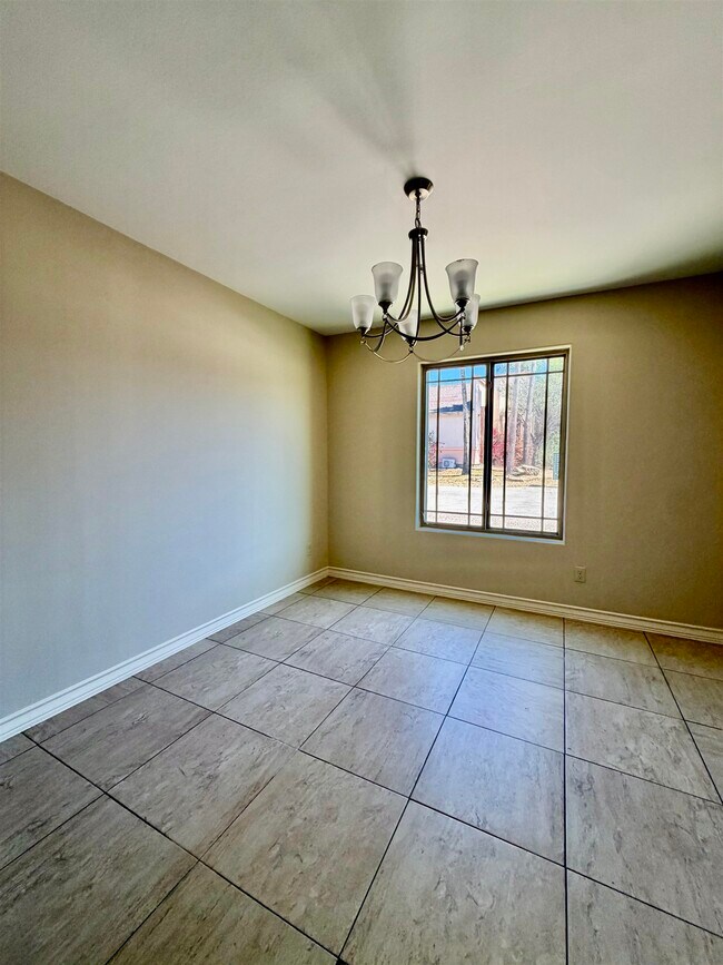 Building Photo - 408 Shiloh Dr
