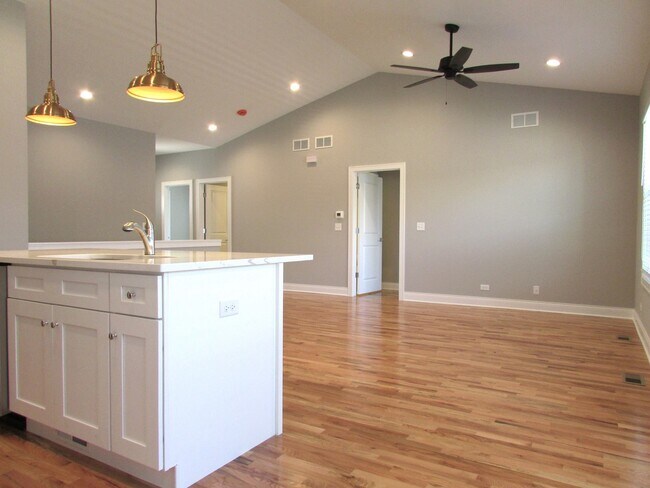 Building Photo - 960 Partridge Cir