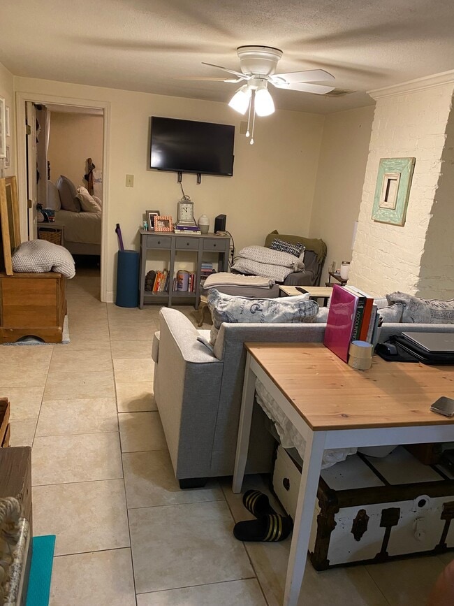 Photo - 131 N Murat St Apartment
