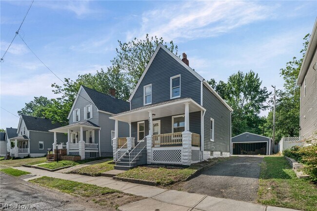 Foto del edificio - 12028 Wade Park Ave