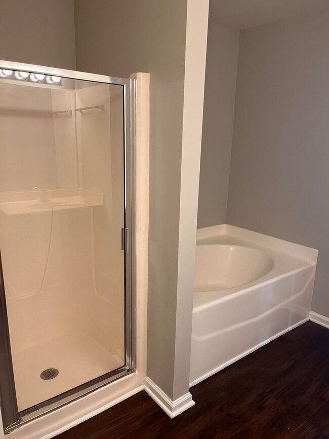 Building Photo - Spacious 3 Bedroom Home in Raleigh!