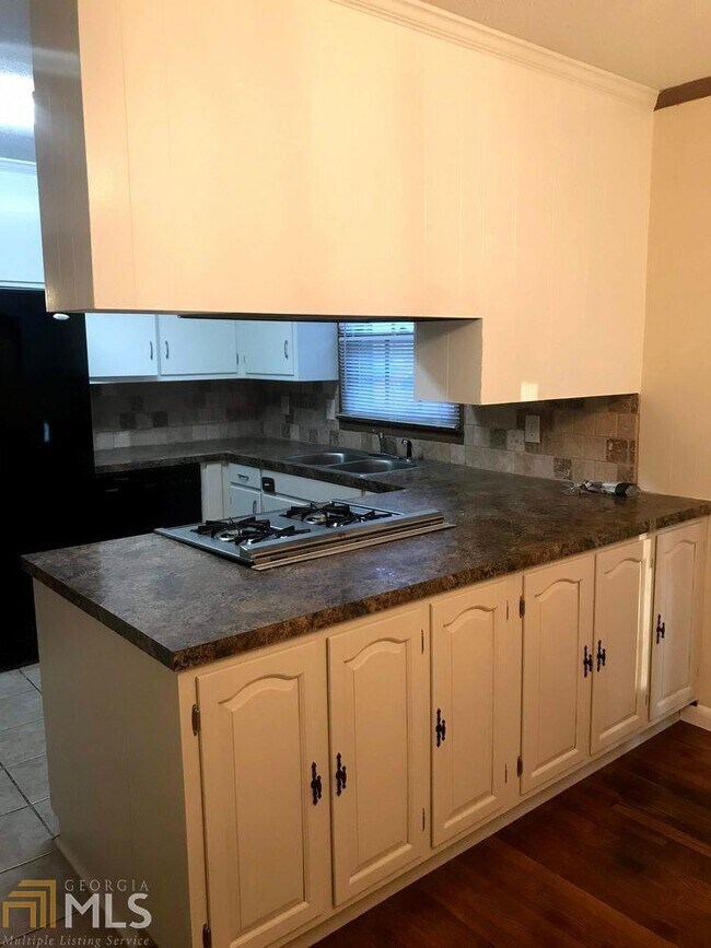 Foto del edificio - 2327 Burnt Hickory Rd NW