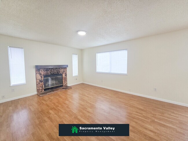 Foto del edificio - 8337 Sutter Buttes Way