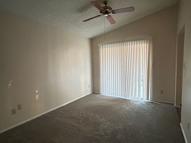 Building Photo - NO HOA- **NEW INTERIOR PAINT AND NEW FLOOR...
