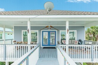 Building Photo - 12820 Camino Famoso Rd