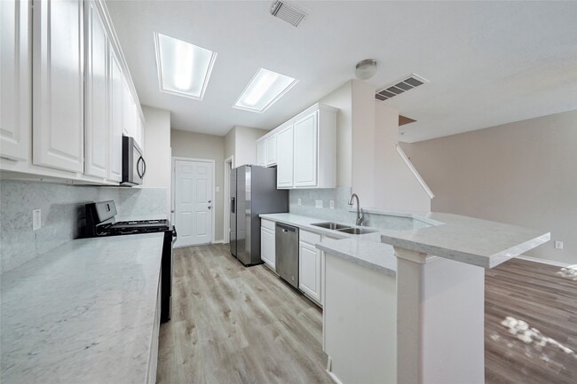 Building Photo - 12430 Cane River Ln