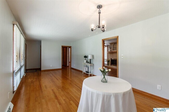 Building Photo - 10004 Hickory Hill Ln SE