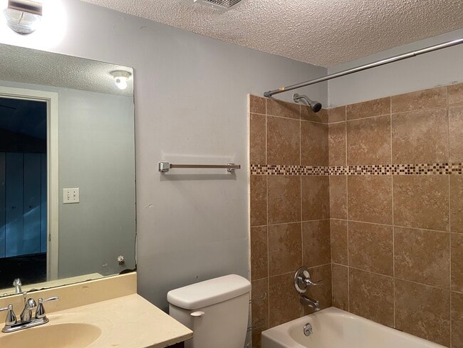 Building Photo - 5854 Par Four Ct
