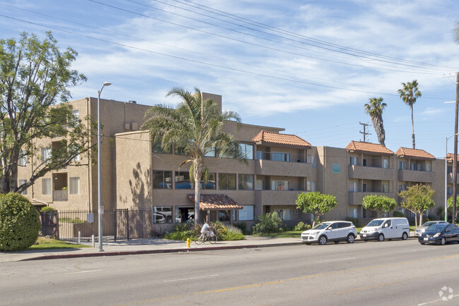 Foto del edificio - Sherman West Apartments