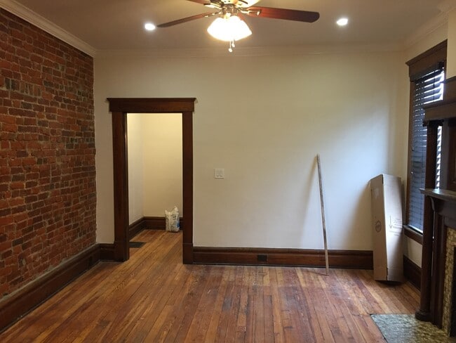 Building Photo - 138 E Lincoln St