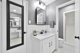 Building Photo - 223 Birchwood Dr