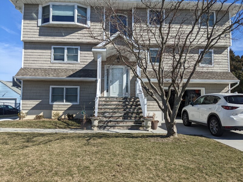 Primary Photo - 343 West Dr