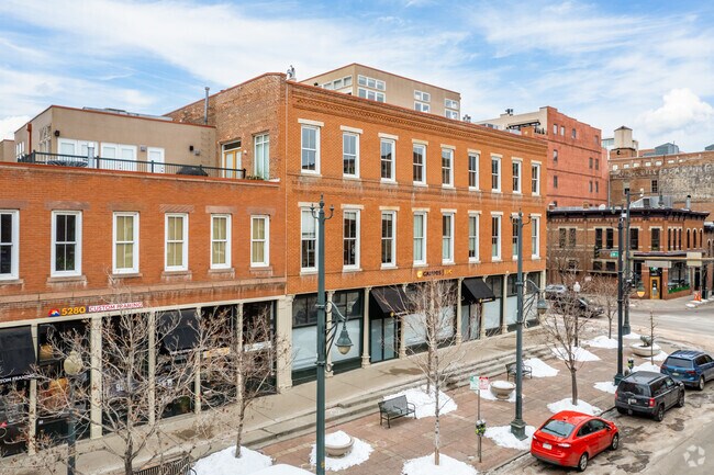 Esquina sureste - John Deere Loft Building