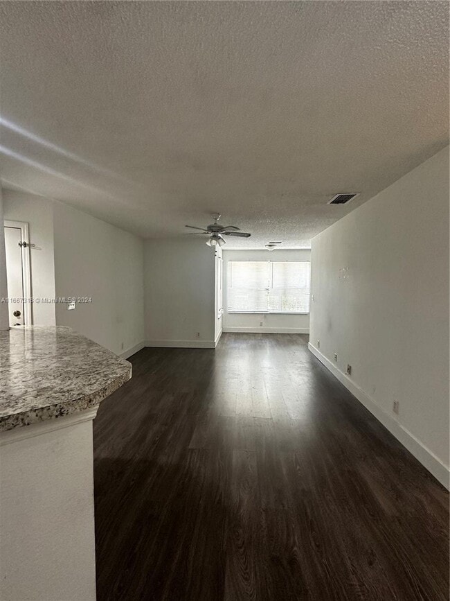 Building Photo - 3360 Pinewalk Dr N