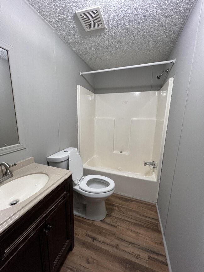 Building Photo - 626 Fancy Dr