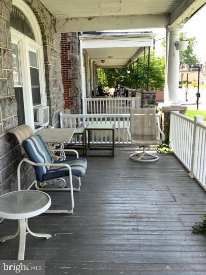 Foto del edificio - 526 MacDade Blvd