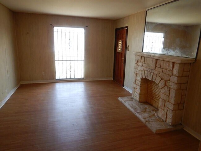 Foto del edificio - 4506 Kingsbury St