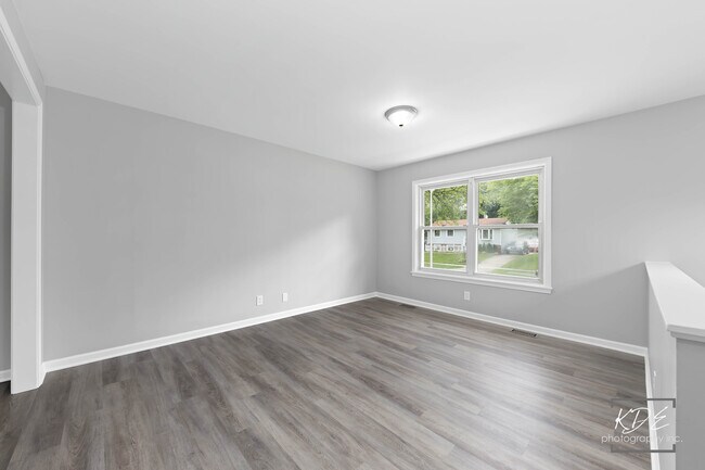 Building Photo - 217 Pacific Dr