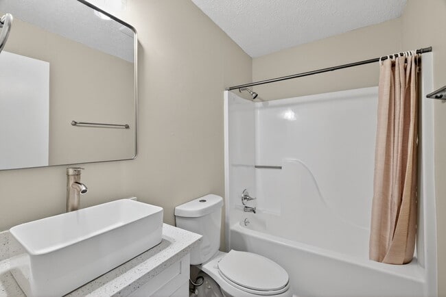 Foto del edificio - 105 Bay Meadow Ct