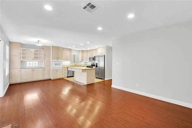 Building Photo - 8136 Spur Ct