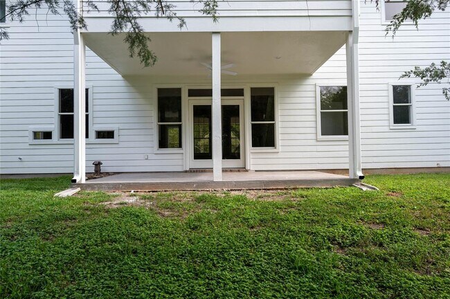 Building Photo - 601 Louisa