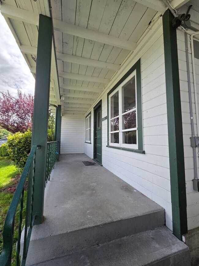 Building Photo - Sweet Home on Spring Street! 2 Bed, 1 Bath w/ Fenced Yard & Carport!