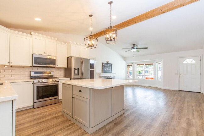 Building Photo - 12757 Nicolet Ct