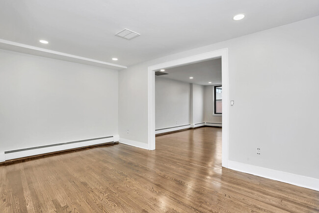 Dining Room - 48 Greenwich Ave