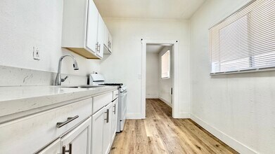 Building Photo - 410 Witmer St
