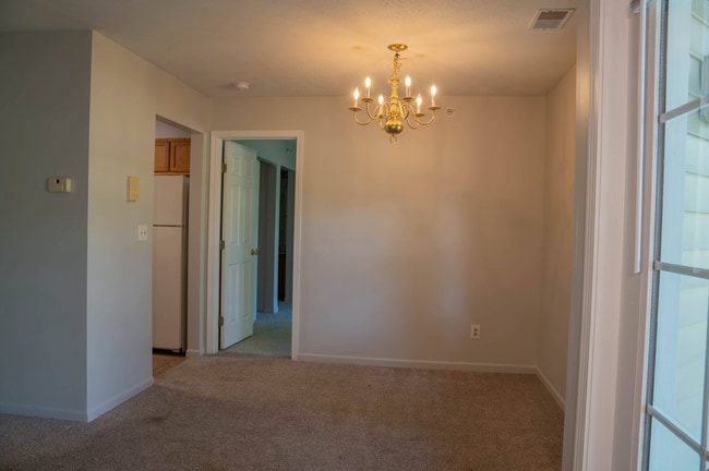 Building Photo - 100 N Rdg Dr