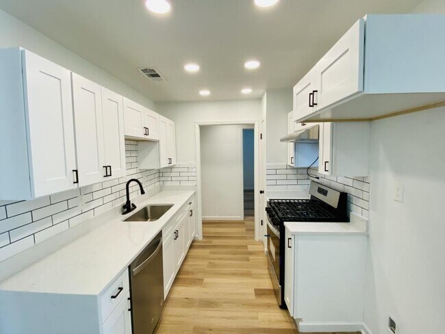 Building Photo - 7439 Fieldgate Dr