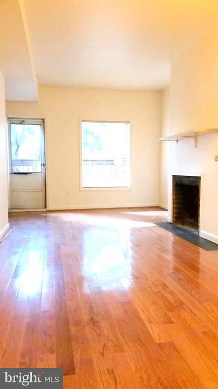 Primary Photo - 1122 Rodman St