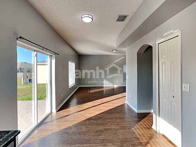 Foto del edificio - 11832 Brenford Crest Dr