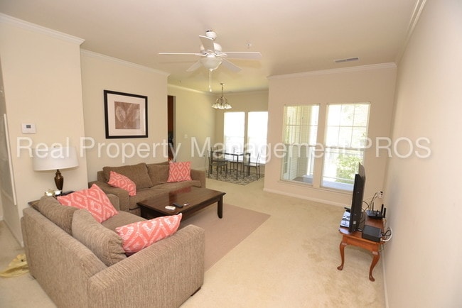 Building Photo - 1511 North Point Dr