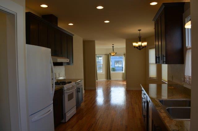 Building Photo - BEAUTIFUL! 3/2, yard, garage, pet friendly