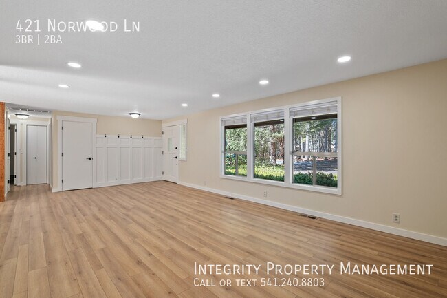 Foto del edificio - 421 Norwood Ln
