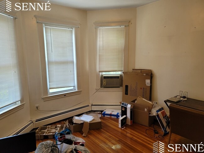 Building Photo - 19 Ticknor St