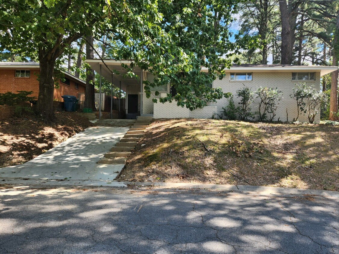 Foto principal - 84 Belmont Dr