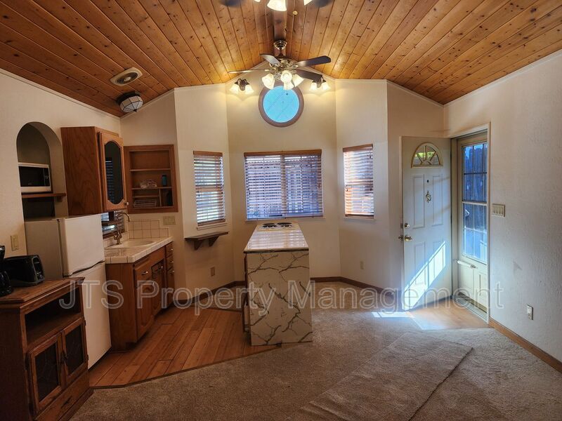 Foto principal - 8700 Winding Way