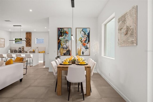 Building Photo - 2375 Waldemere St