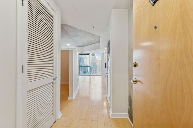 Building Photo - Sought After Realm Residences!