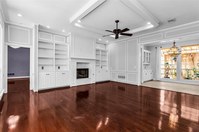 Foto del edificio - 4404 Hollow Oak Dr