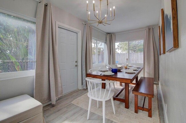 Foto del edificio - 320 SW 11th Ct