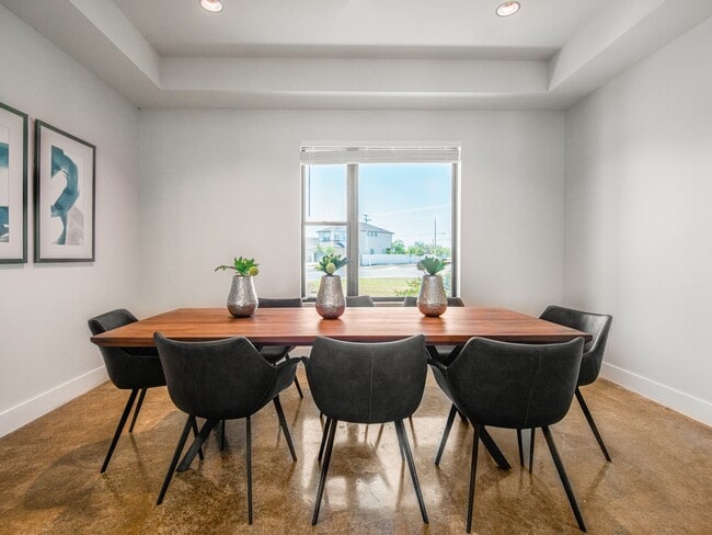 Building Photo - 393 Pebble Beach Run