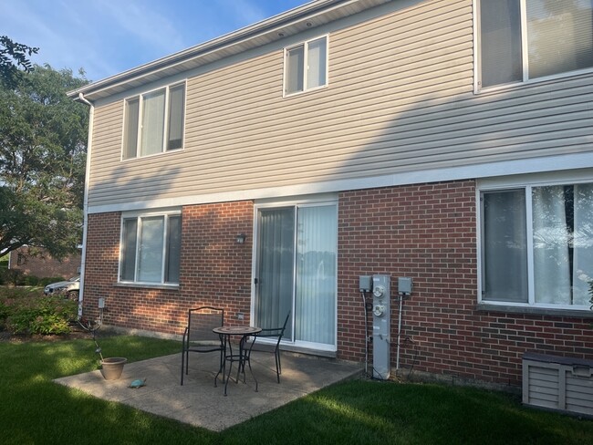 Building Photo - 600 Legend Ln