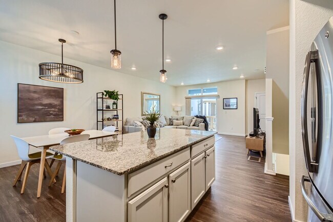 2nd Floor - 532 W Amherst Ave