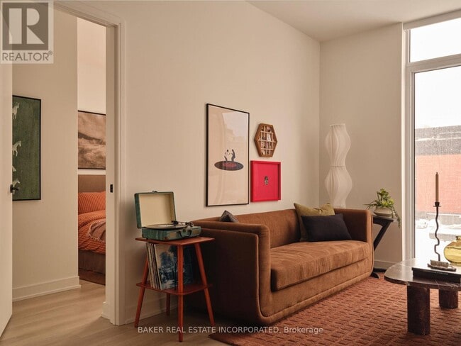 Building Photo - 65 Trinity St