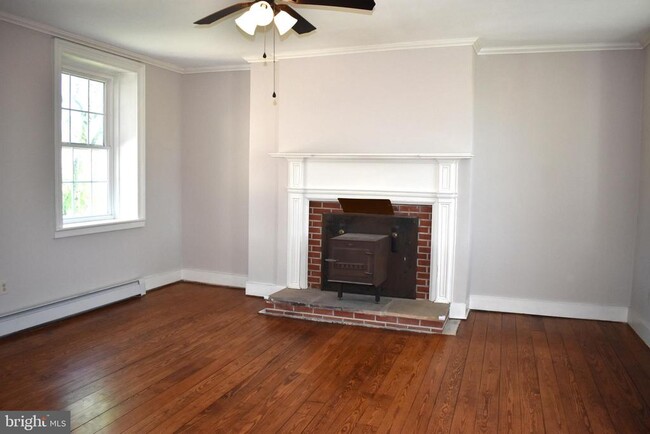 Building Photo - 12979 Buchanan Trail W